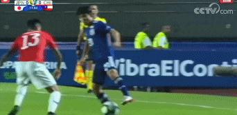 真-日本梅西！18岁久保健英穿裆+强突2人，比达尔被晃倒