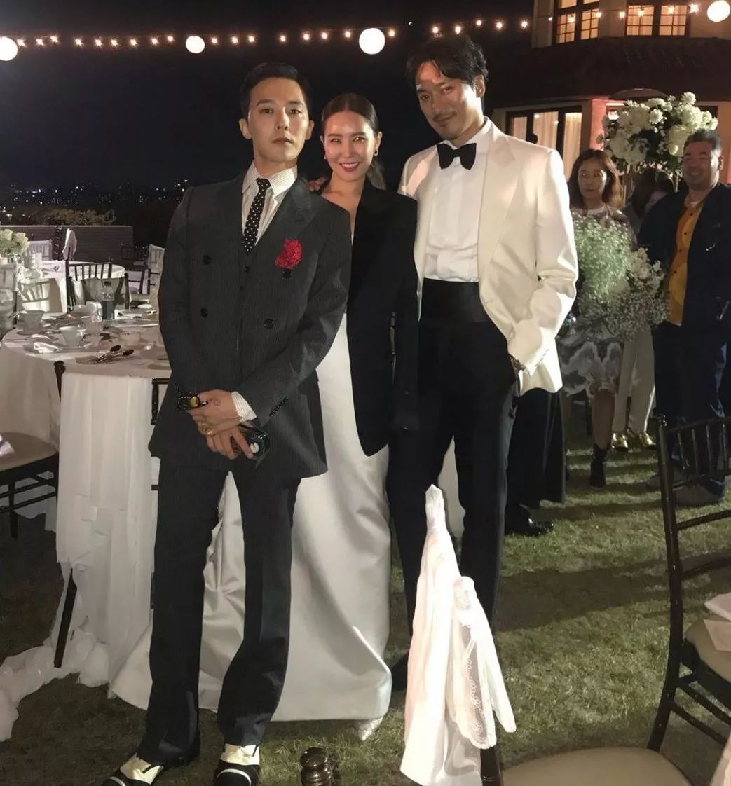 权志龙鞋带系法2.0,权志龙联名nike白鞋鞋带怎么系