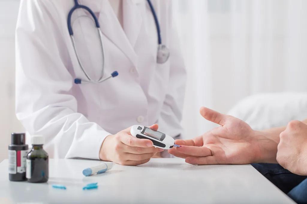 糖尿病仅仅是尿里糖分高吗？这几种并发症可致死、致残