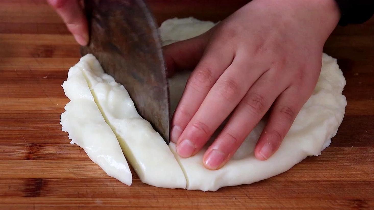 大厨教你油炸糕的做法,大厨教做江米面油炸糕视频