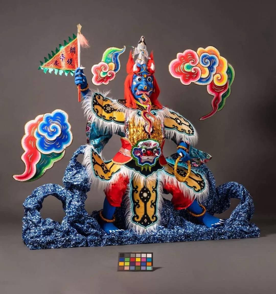 中国人烧给死人的纸扎，被法国博物馆收藏，老外：中国人太浪漫了