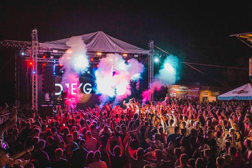 唱歌跑调怎么办教你一招,怎样唱歌不跑调又唱得好听的方法