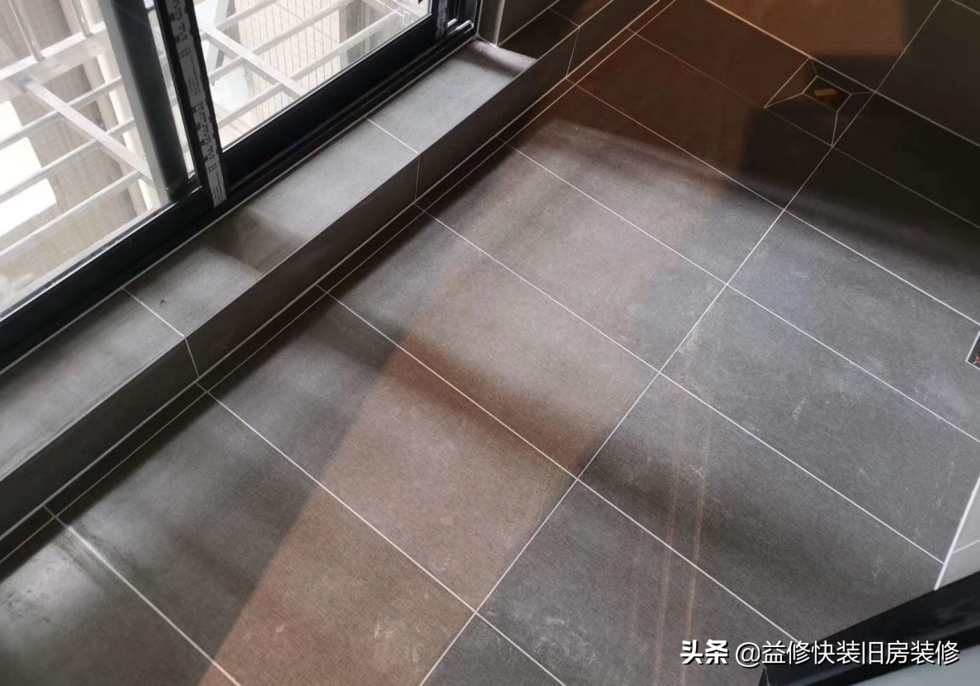 铺地砖大概人工费多少钱一平米,铺地砖多少钱一平方人工费