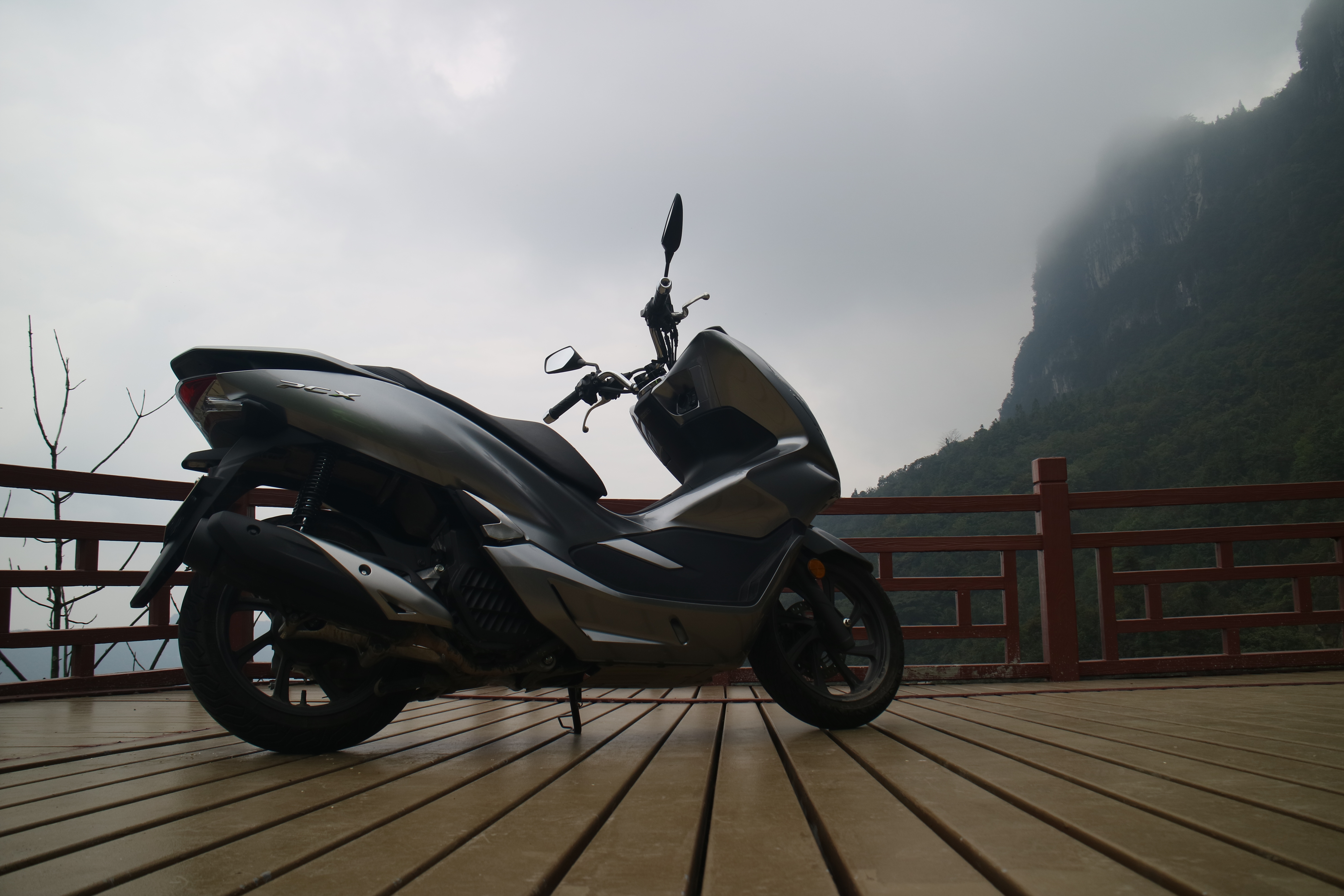 五羊本田pcx160自驾游,长阳五羊本田