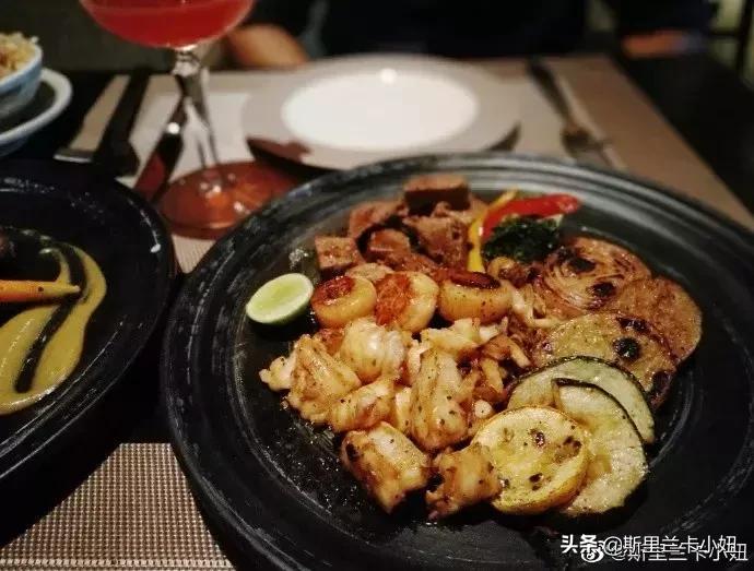 斯里兰卡爆发恐袭,斯里兰卡恐袭案什么时候发生的