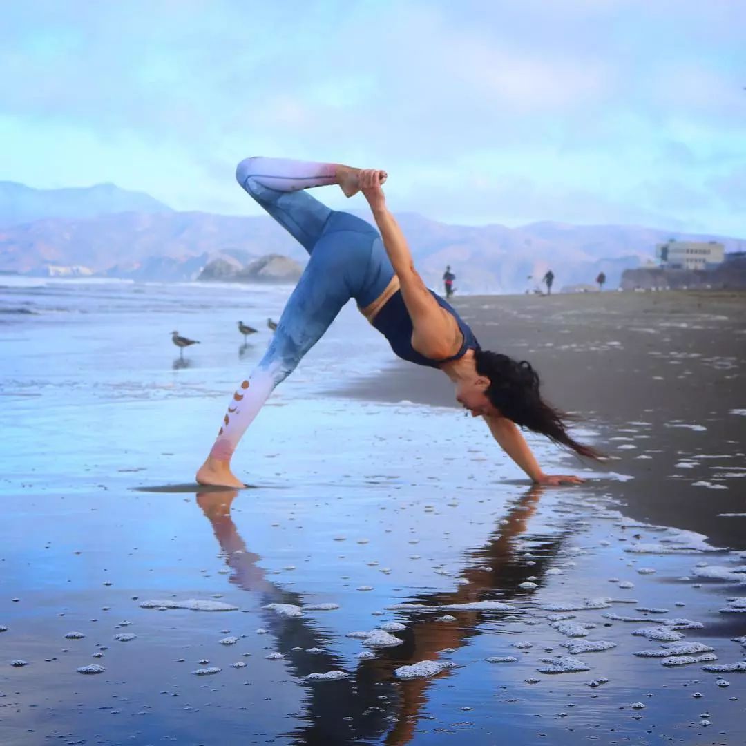 懒人练腰部的瑜伽,燃烧腰部脂肪的瑜伽体式