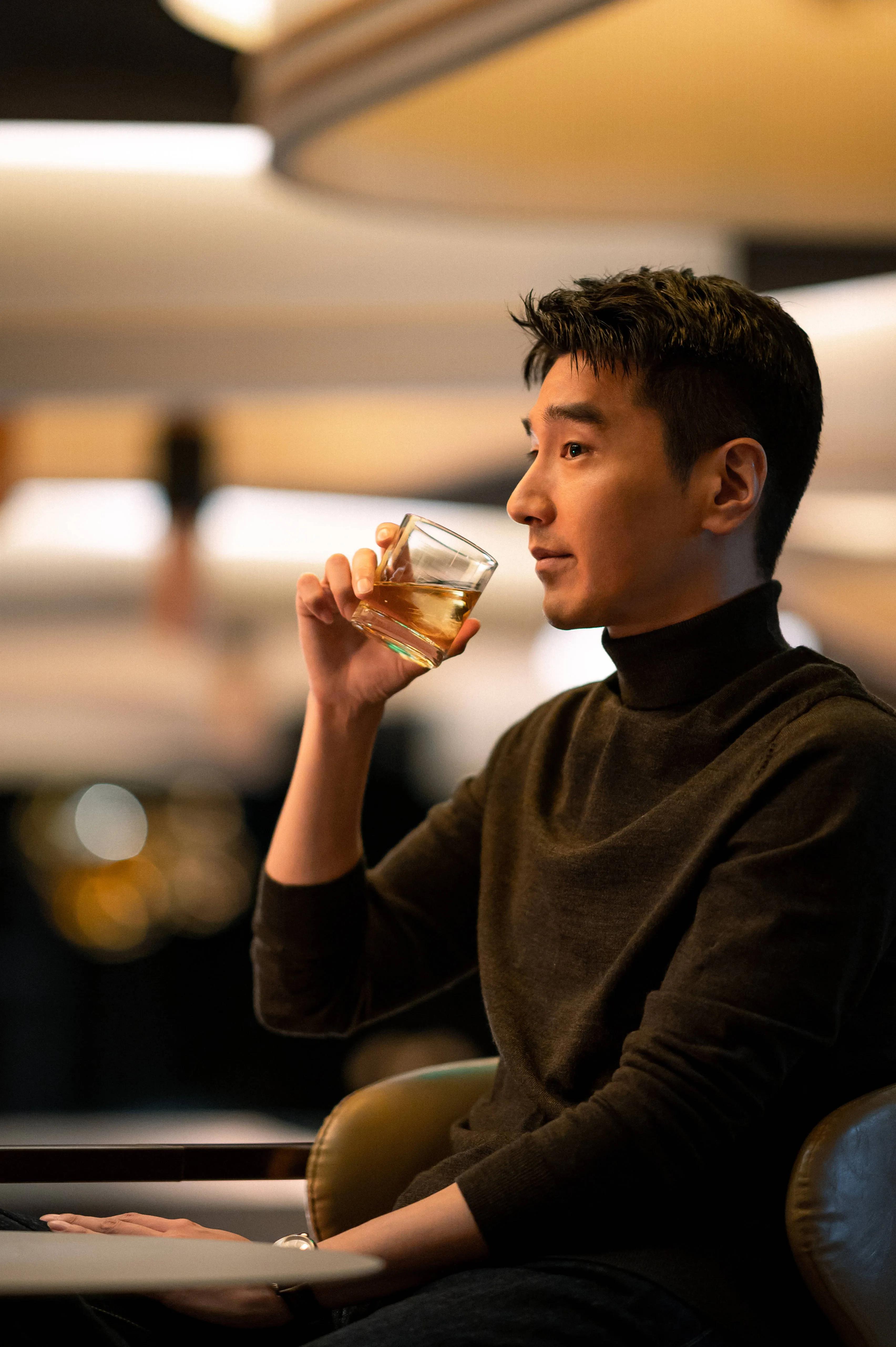 赵又廷的风流情史,靠魅力征服3个女人,娶国民女神获幸福