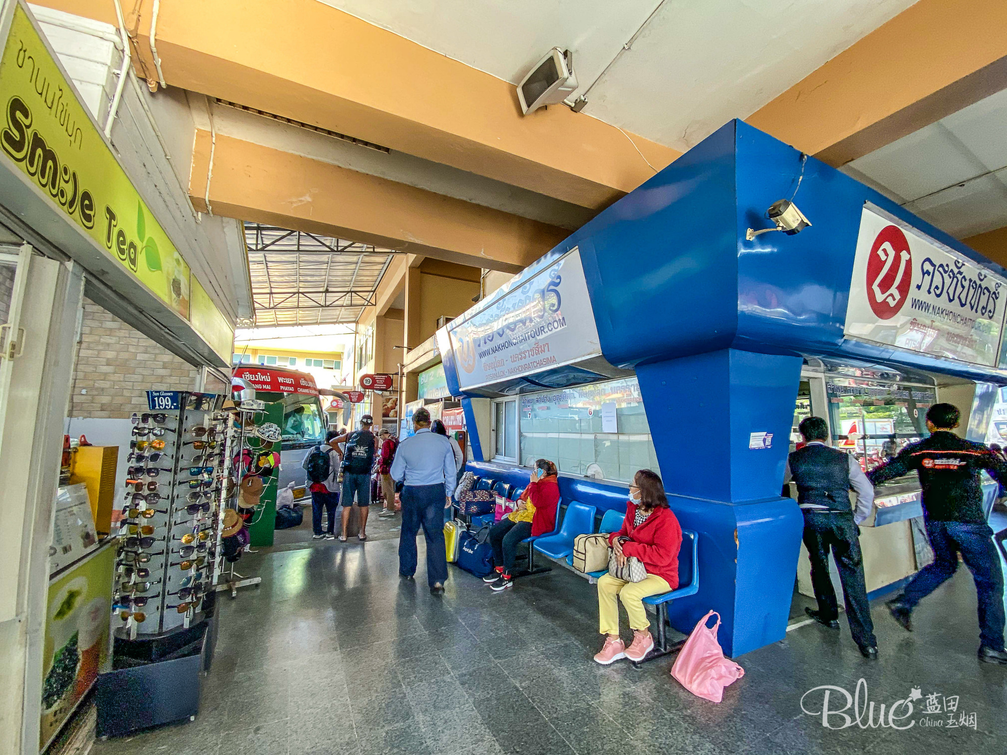 泰国旅行攻略，如何在清迈购买去清孔的车票，巴士小姐姐还很漂亮