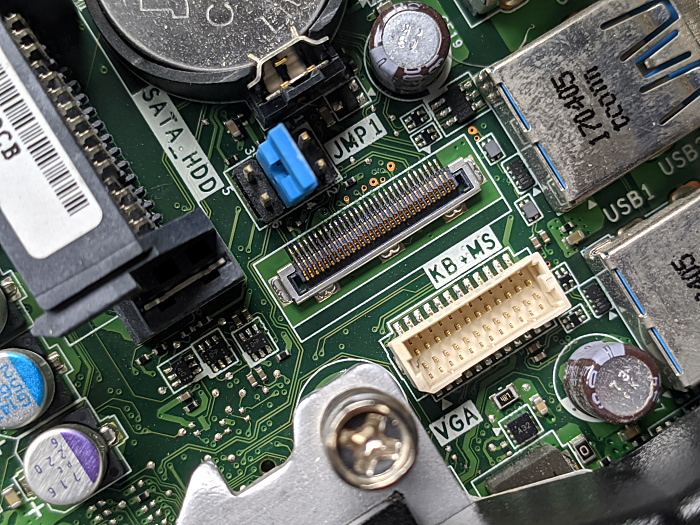 还没有曾经一个光驱大的电脑，东西虽小五脏俱全啊。