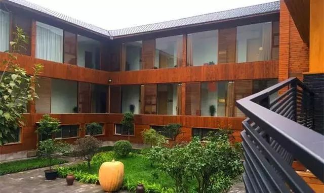 民宿365近期10家大热的极简民宿,西北风格民宿