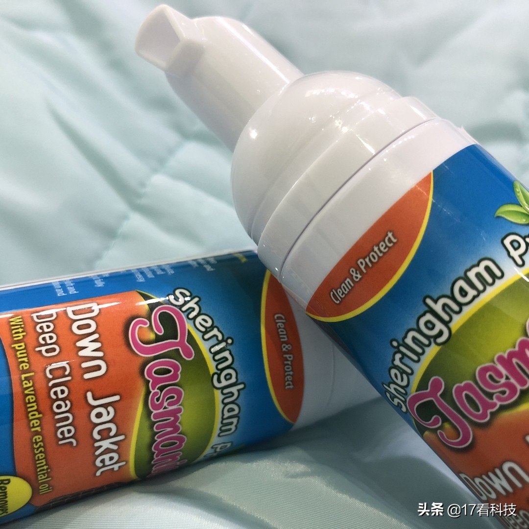 羽绒服沾了污渍,羽绒服油渍清洁免洗