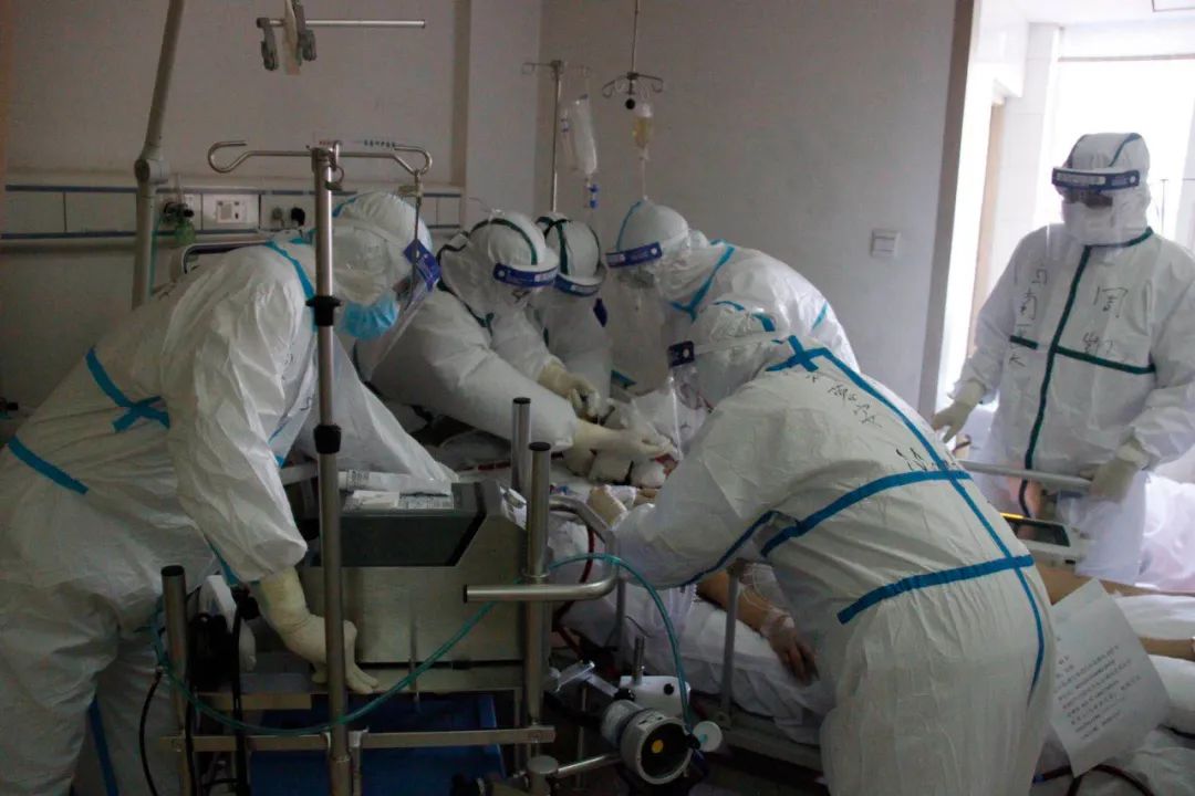 转走了最后一个新冠病人，103岁的红十字会医院终于恢复常态