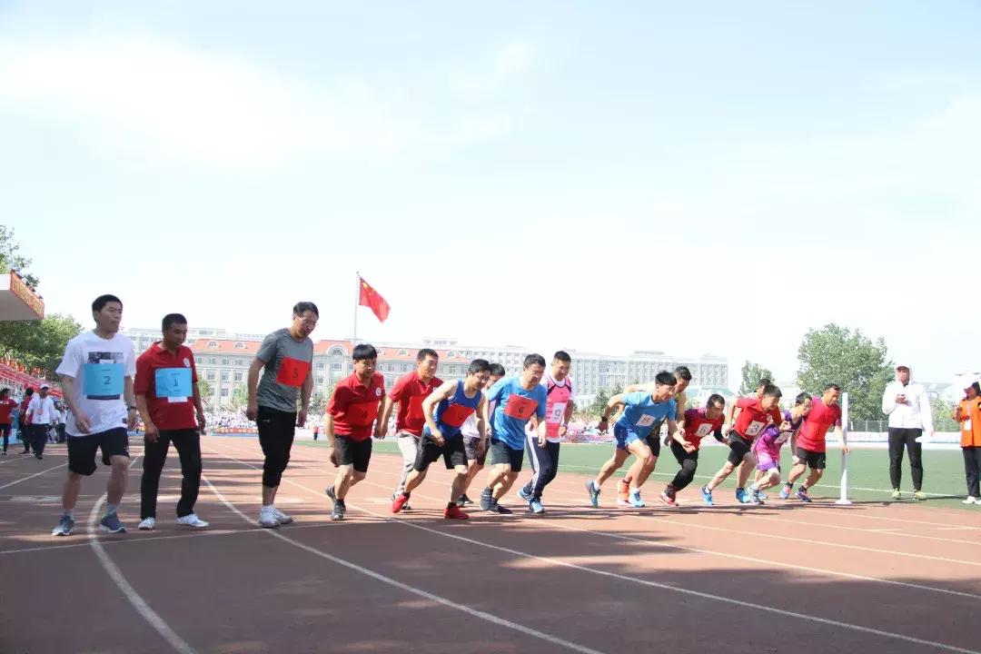 这里是旅顺|辽宁对外经贸学院举行第20届田径运动会