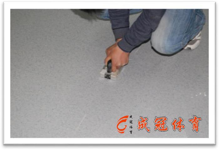 医院pvc地板胶怎么铺,幼儿园办公室地板胶怎么铺