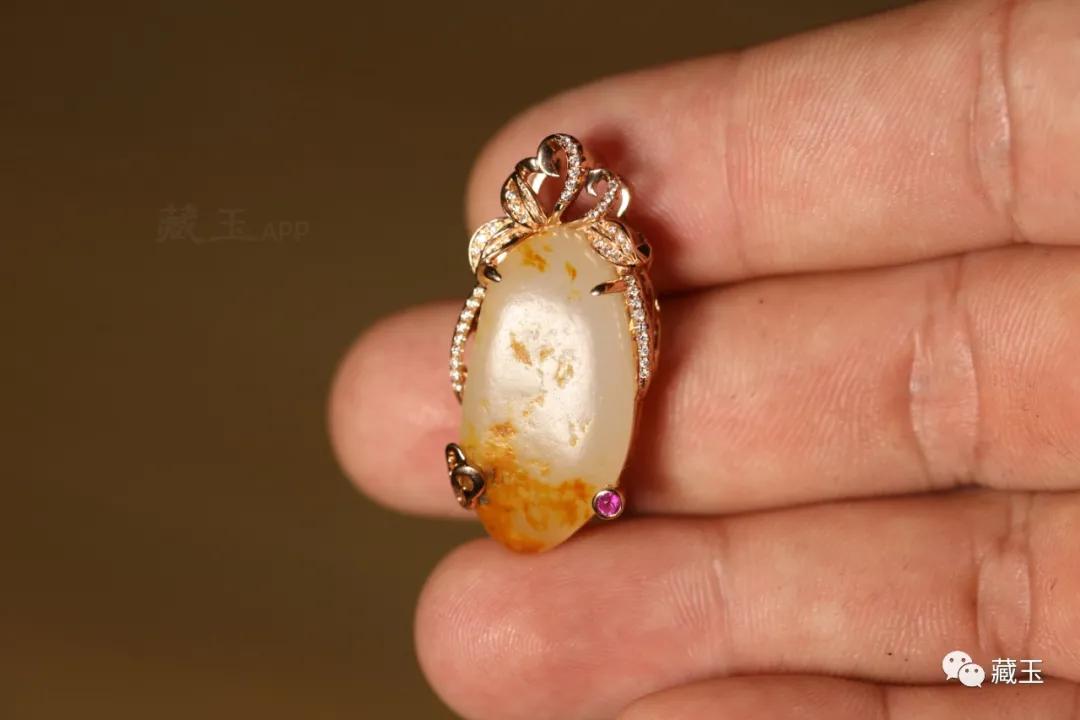 和田玉籽料金包玉,和田玉籽料金包银天然牌子