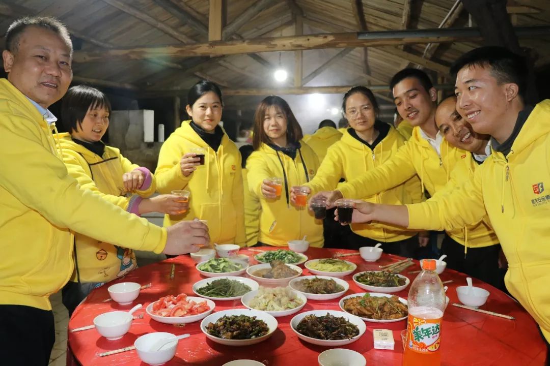 激情成就梦想汗水铸就成功,激情成就梦想团队铸就辉煌前言