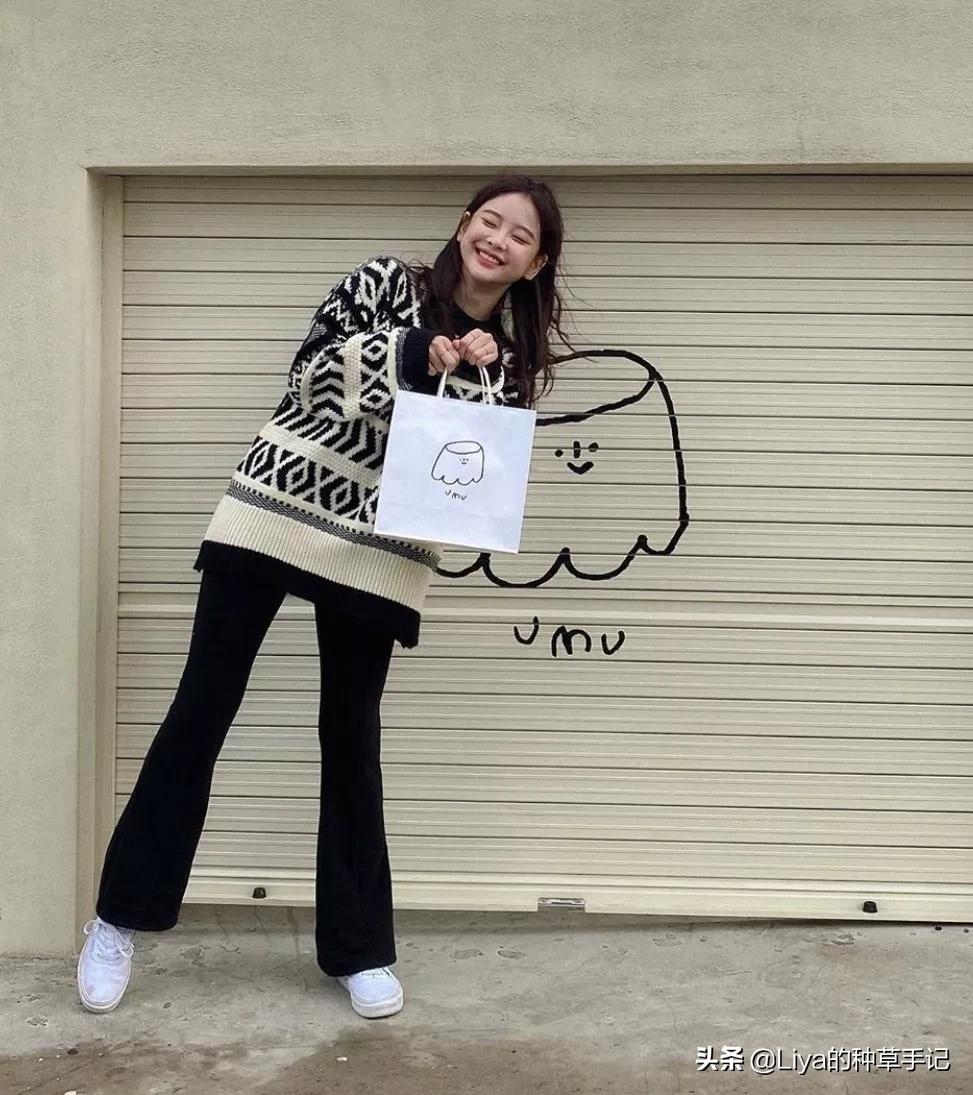 毛衣怎么穿才好看呢,毛衣怎么穿才不土气