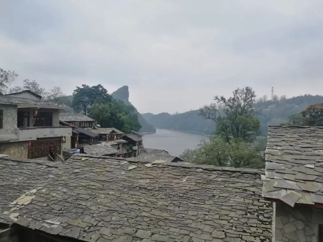 赋词千行,把酒千觥,烟墨流年聊寄仄平中丨薰衣2019诗词集