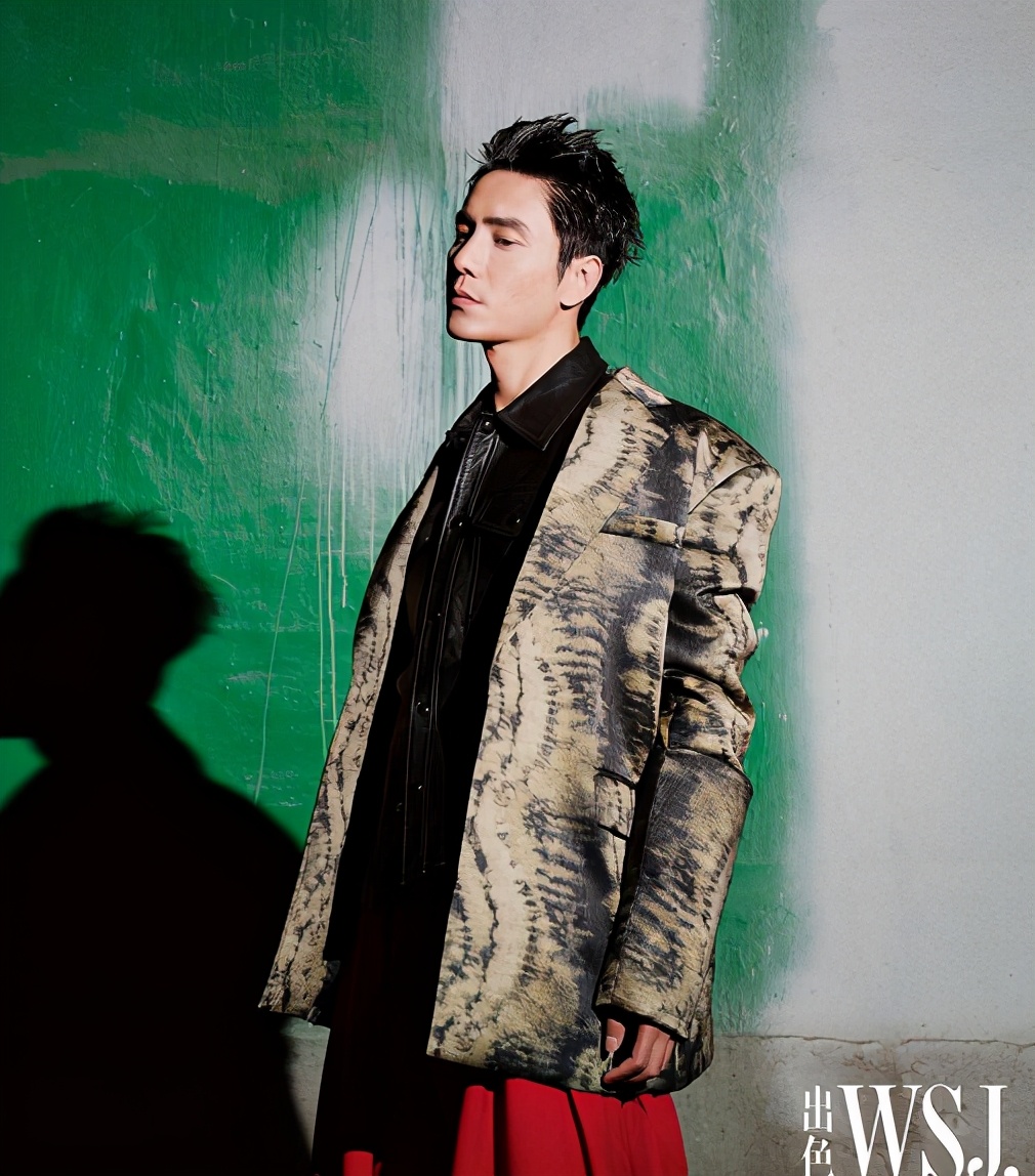 港风风范的港男,港风复古风穿搭男