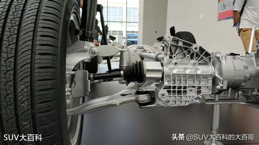 全新一代路虎揽胜极光黑科技体验,路虎极光五块屏幕