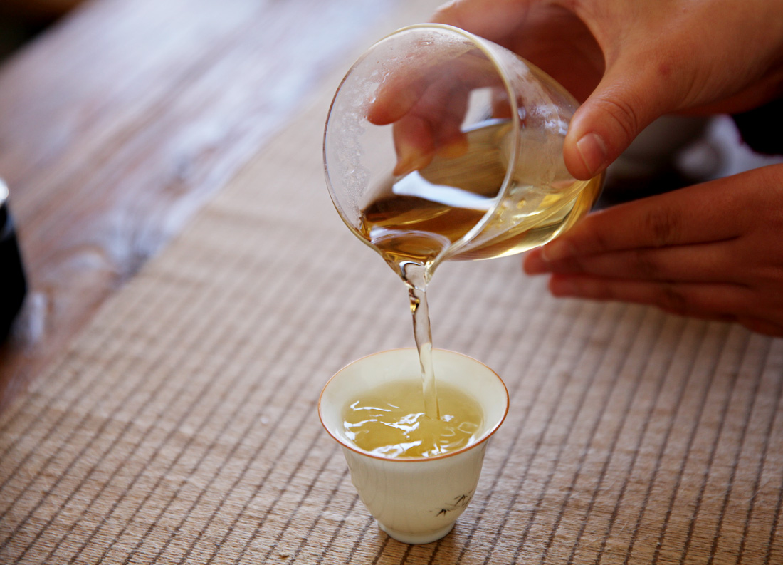 夏季太热了适合喝什么茶比较好,夏季最适宜饮用哪些茶类