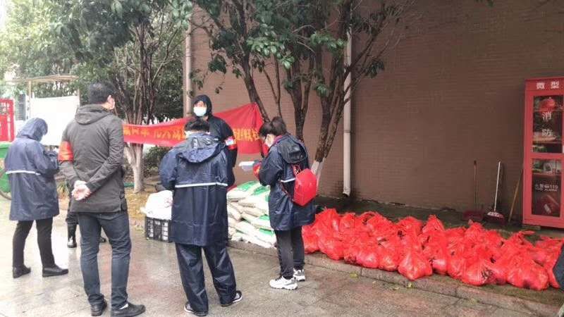 鄂州这个代购小组舍小家为大家抗疫前线展风采!