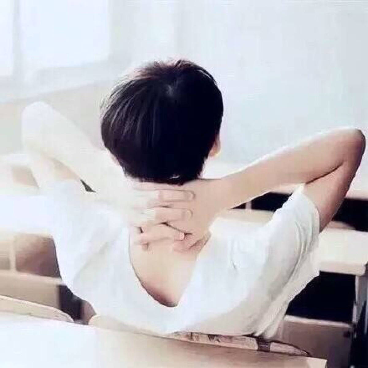 焦虑是人类一种正常的情感反应,焦虑时的自我心理疏导