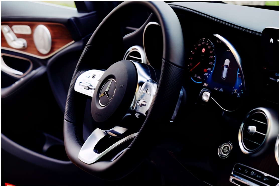 深度试驾奔驰glk300,24款奔驰glc300l豪华7座试驾