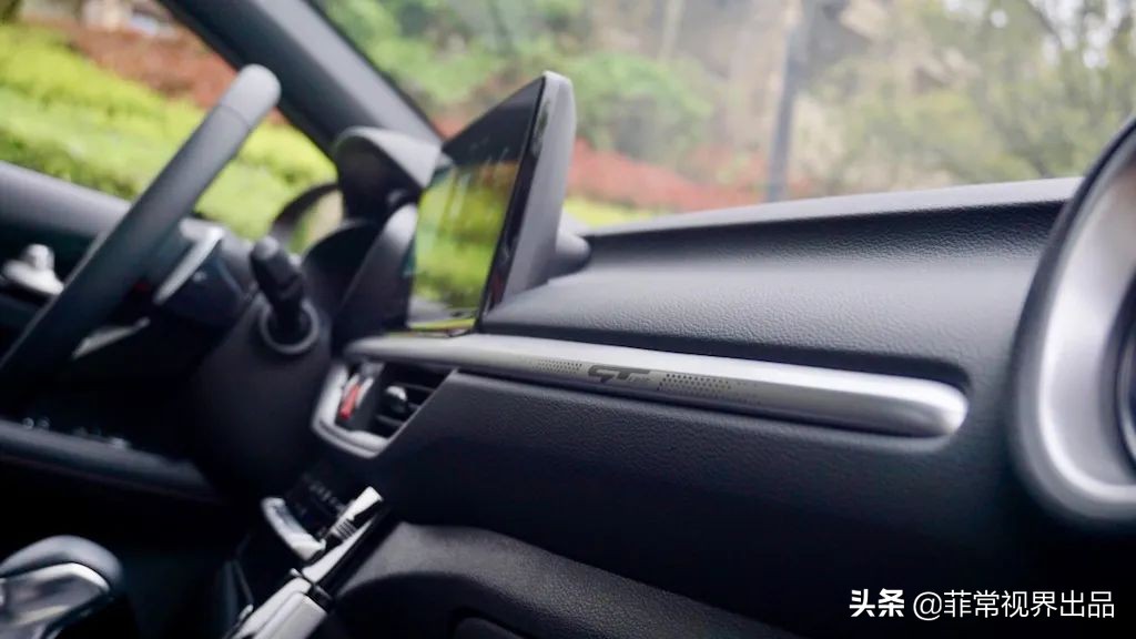 起亚k32021款改款1.5lcvt时尚版,起亚k32020款1.5lcvt智享互联版
