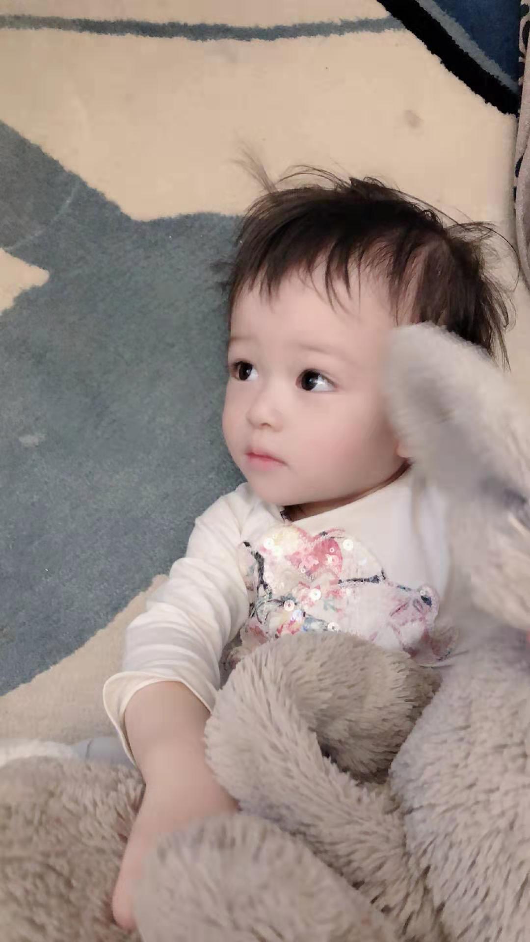 46岁香港男演员用嘴为女儿吸出鼻涕！妻子感叹是真爱但很想吐