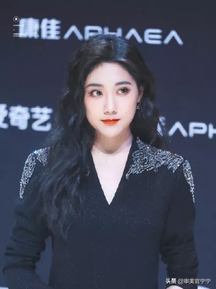 景甜人间富贵花系列,景甜单眼皮能有多好看