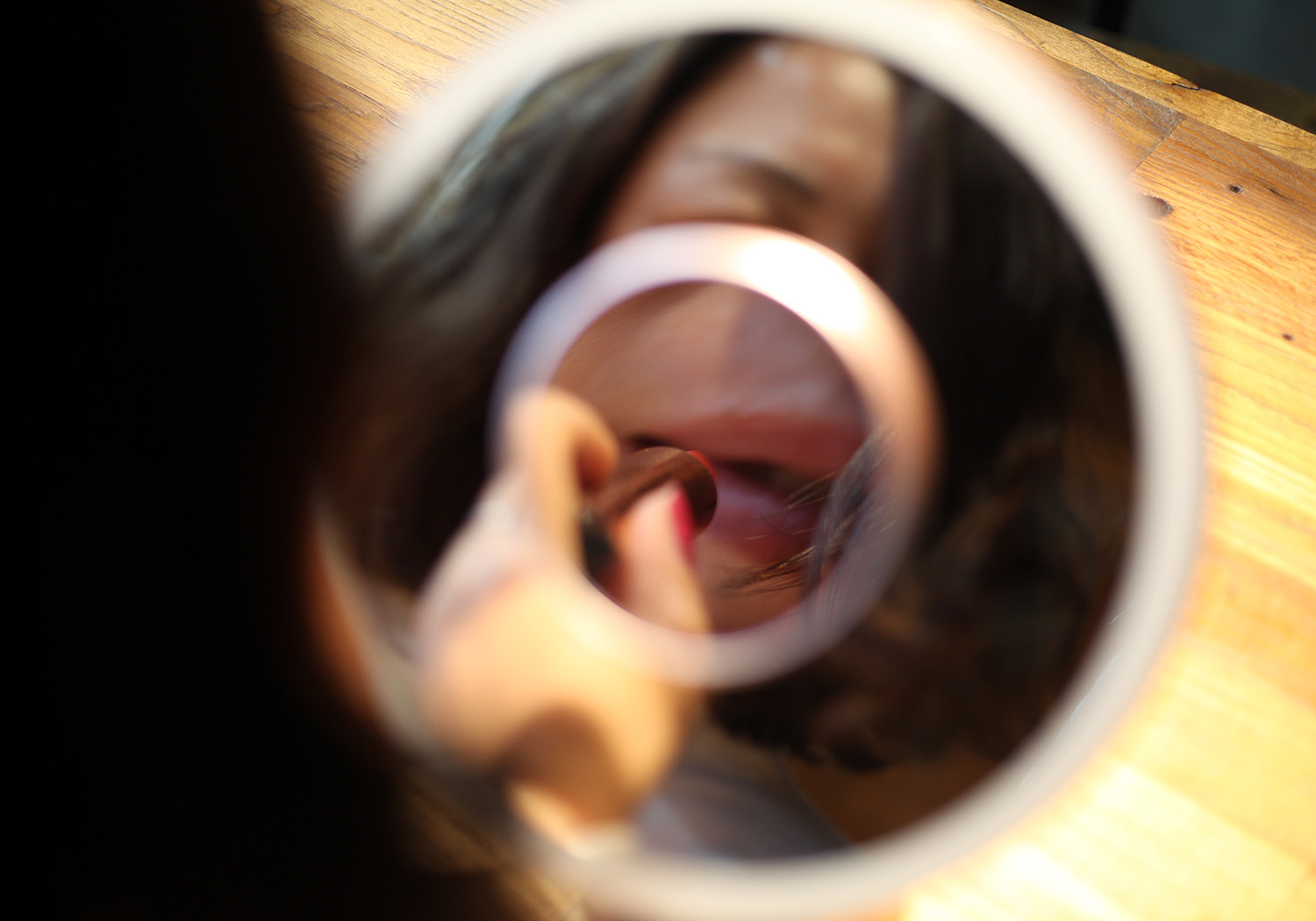 觅光化妆镜跟斐色耐哪个好,斐色耐折叠化妆镜测评