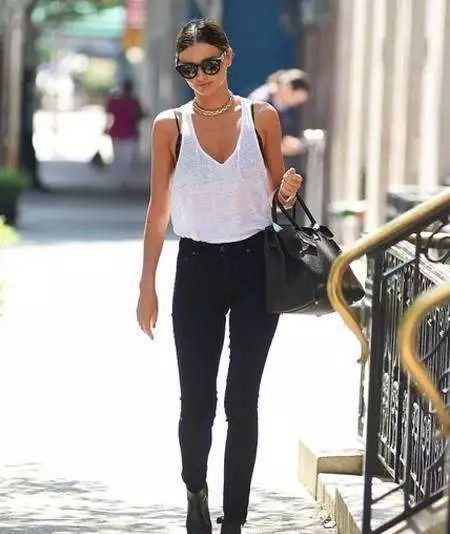 90斤的脸130斤的身材谁懂啊,90斤身材胖脸的女生