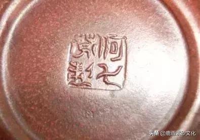 段泥紫砂壶变黑是怎么回事,段泥紫砂壶吐黑后还能用吗