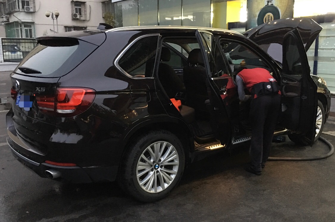 11款宝马x5油耗多少钱一公里,08年宝马x5正常油耗是多少