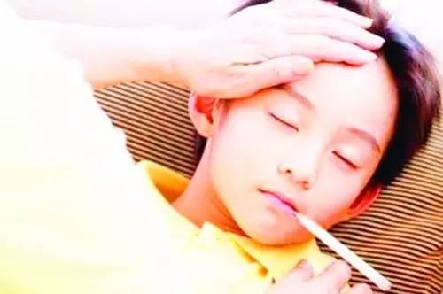 宝宝用酒精擦身退烧后有红点,3个月宝宝发烧酒精如何物理降温