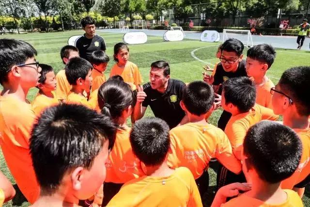 足球是圆的跟输赢有什么关系,足球是圆的输赢都正常