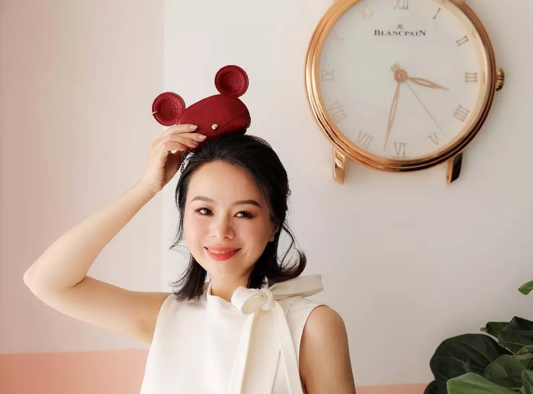 鼠年的女人买什么色的包包好,大牌鼠年限量款包包