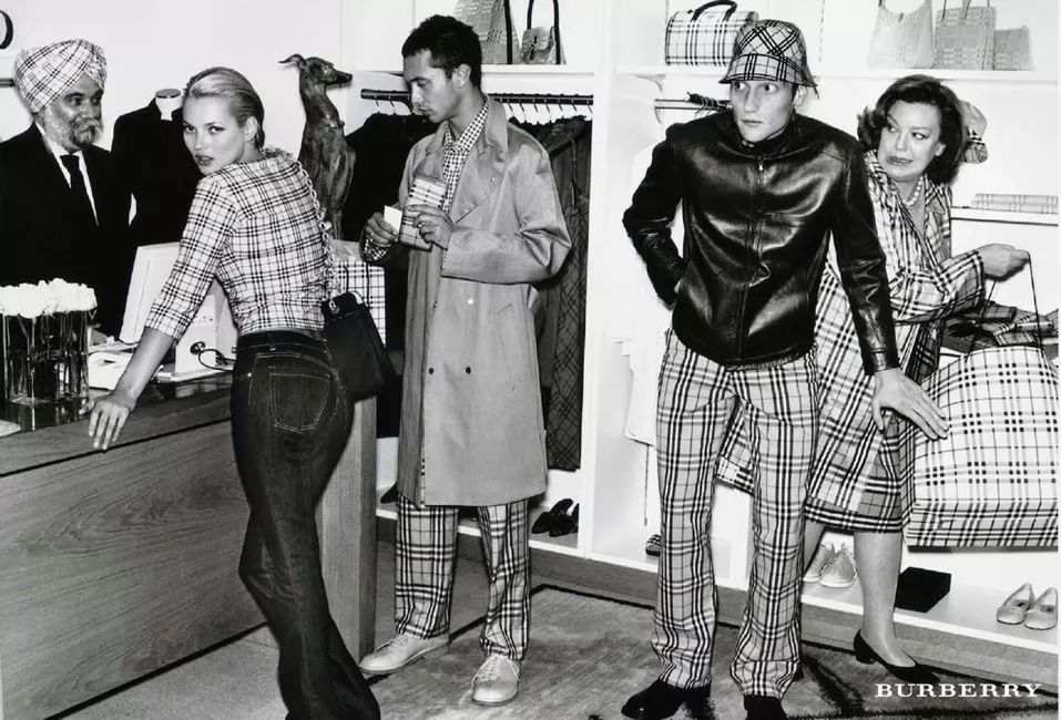 burberry哪个平台买,burberry为啥要变白标