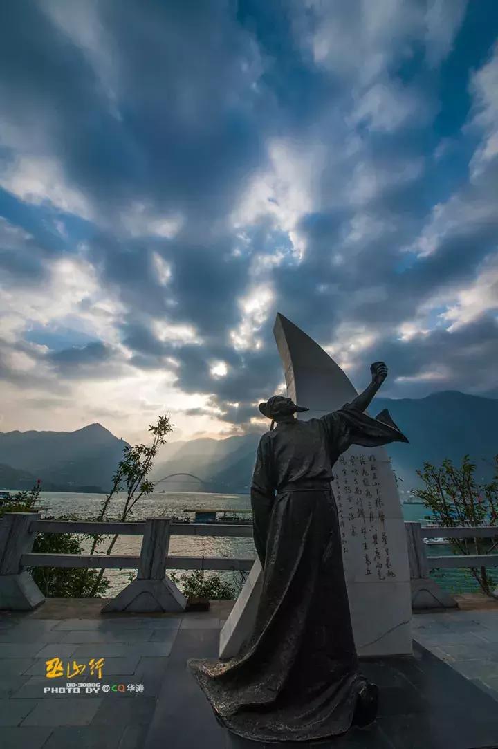 比光雾山还红，比金川彩林还晚，中国顶级的红叶盛宴正当时！