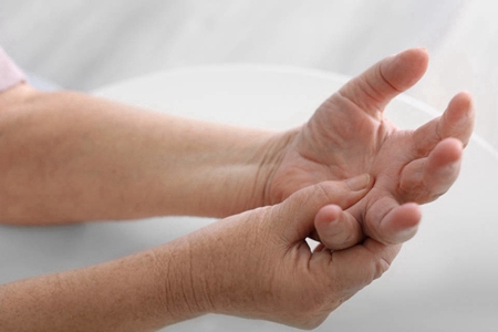 类风湿治疗半年怎么一点不见效,类风湿治疗快一年了效果不好