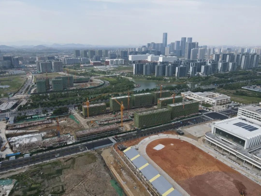 未科拼杀倒计时,倒挂2万+的天空之城、蒲荷芸邸,如何选?