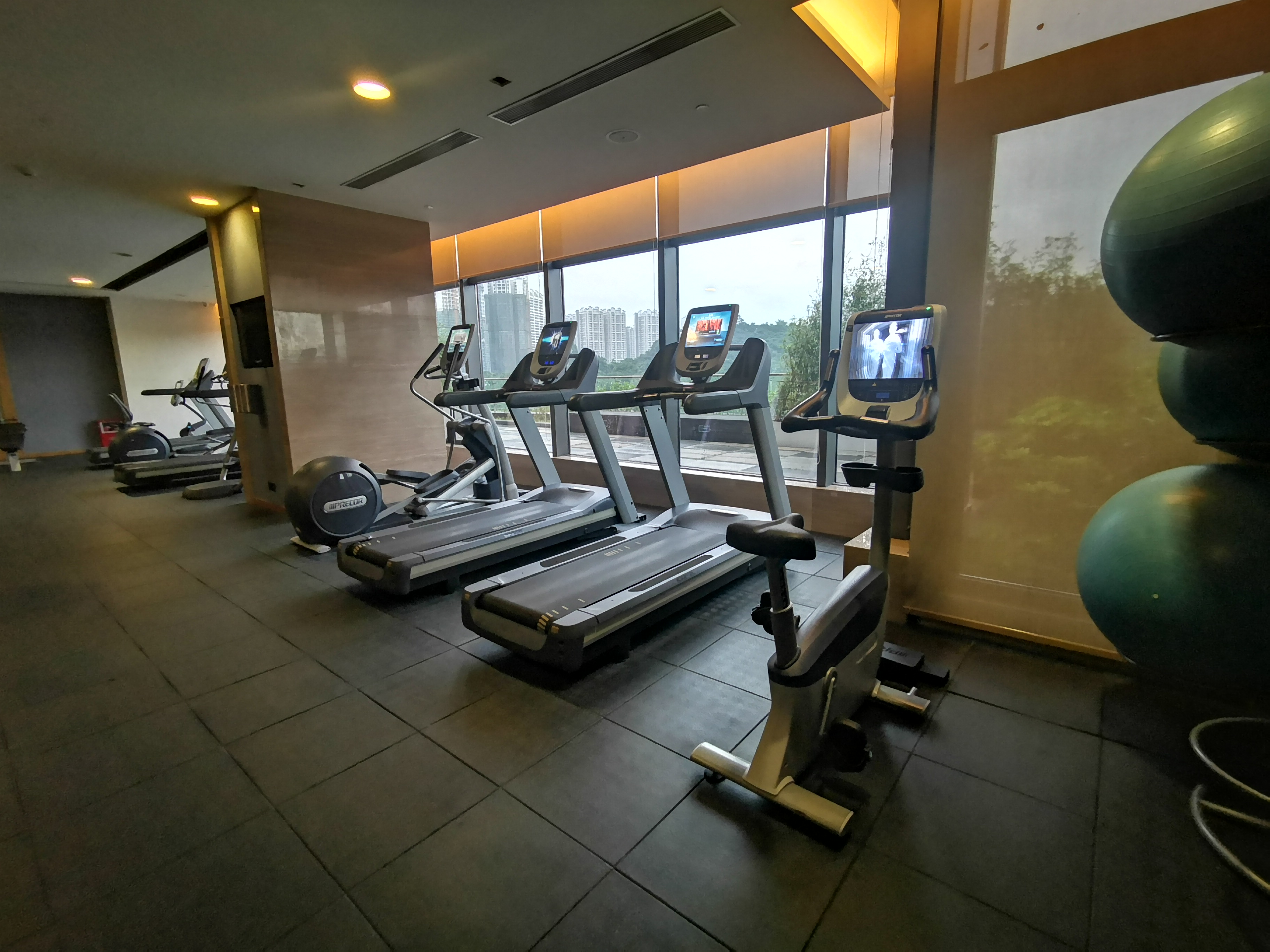 广州汇华希尔顿逸林酒店月饼,广州汇华希尔顿逸林酒店自助餐厅