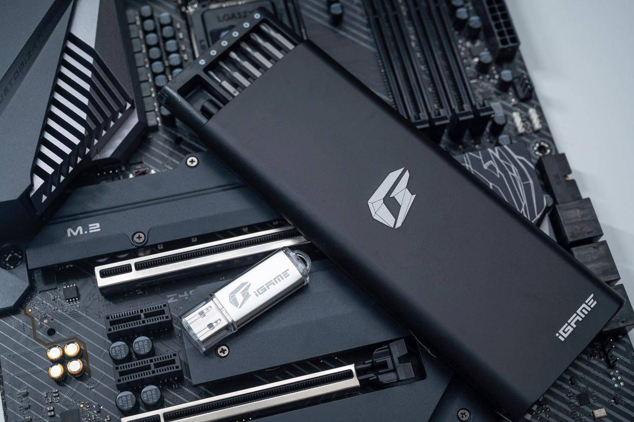 英特尔10代cpu能搭配的主板,英特尔10代cpu是钎焊吗