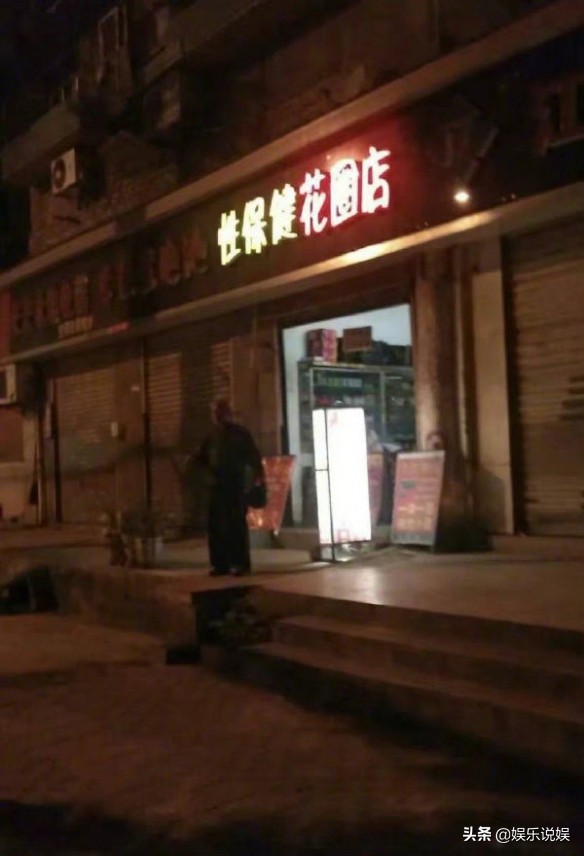 每日一笑，请问发骚门诊怎么走？大自然也好这口？纯白至臻小猫咪