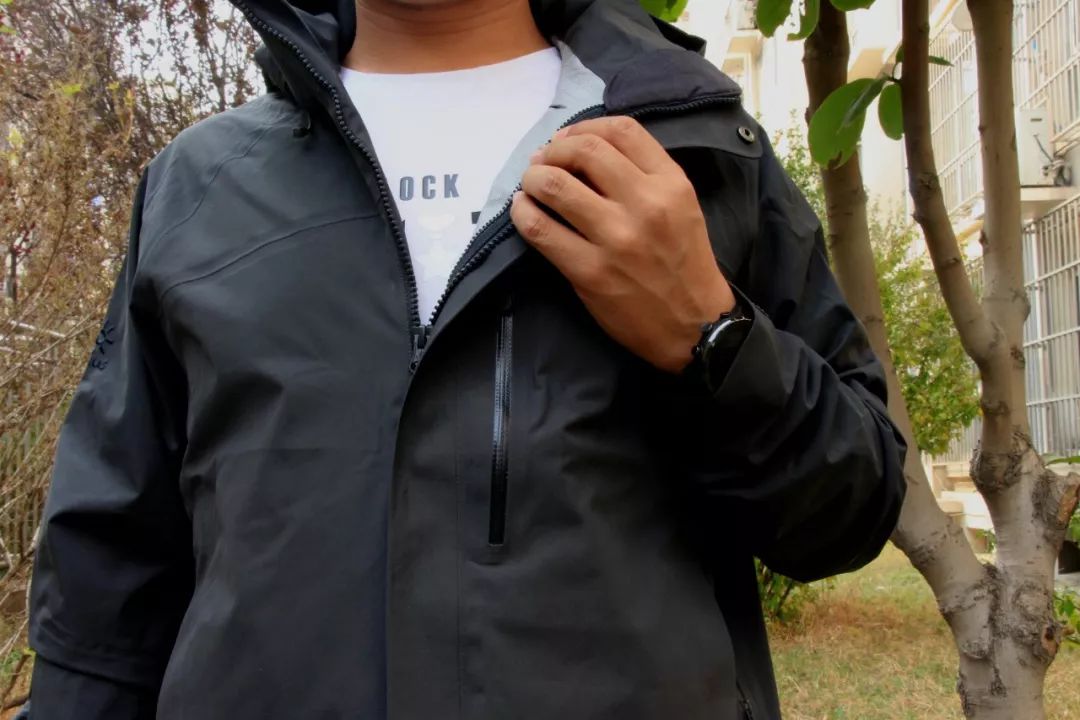 性价比最高的户外冲锋衣,户外防风薄款冲锋衣凯乐石