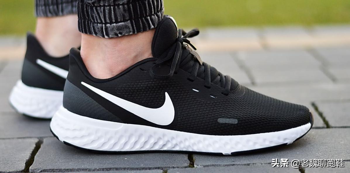 耐克阿迪最实惠的几款鞋,预算300买什么耐克篮球鞋