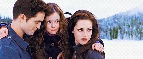 暮光之城贝拉女儿合成照片,暮光之城贝拉死而复生初见女儿