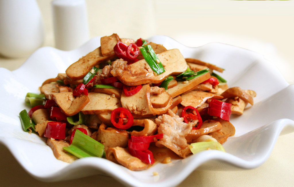 湘潭菜攸县香干炒肉的视频,攸县香干花菜炒肉的做法