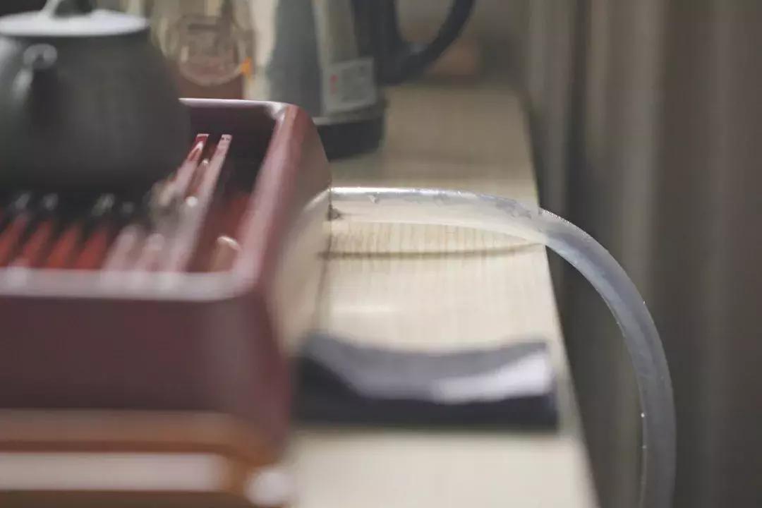 干泡茶盘和湿泡茶盘有什么分别,泡茶干泡与湿泡